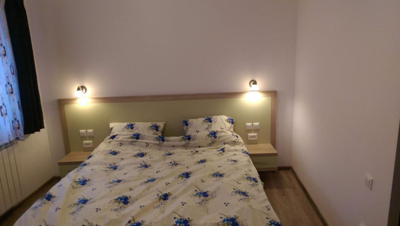 Apartament Eva'S Little House - Acasa La Taticul Albinelor Sinca Veche Zewnętrze zdjęcie