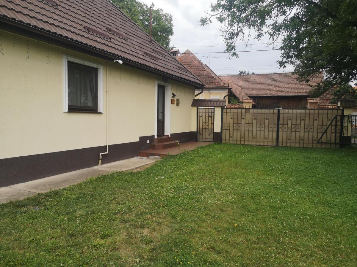 Apartament Eva'S Little House - Acasa La Taticul Albinelor Sinca Veche Zewnętrze zdjęcie