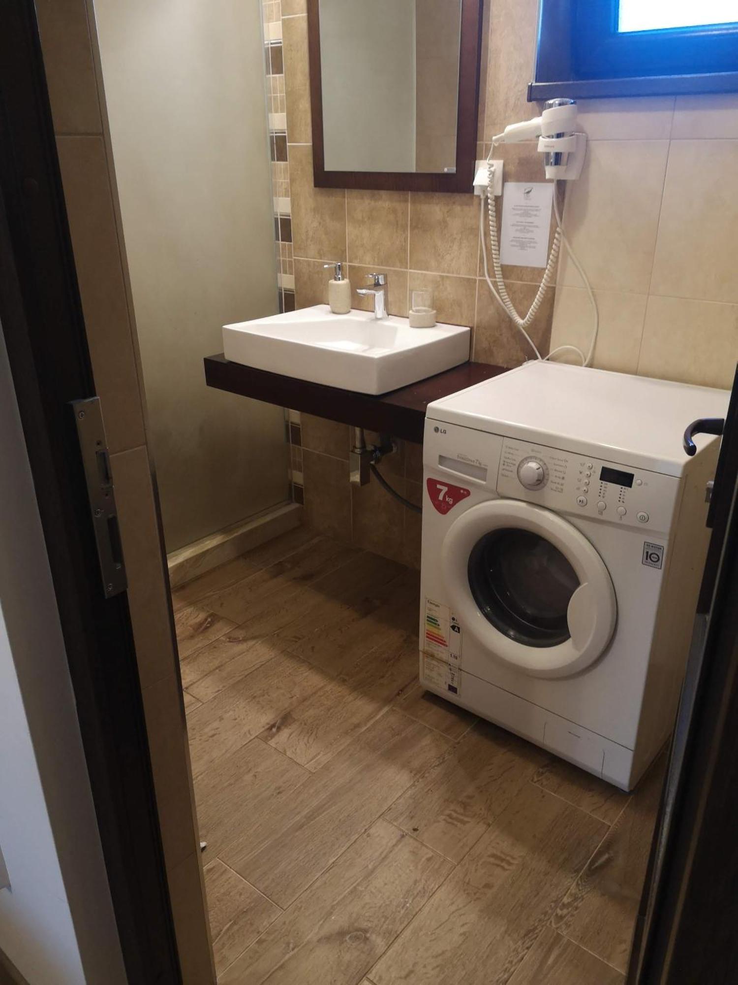 Apartament Eva'S Little House - Acasa La Taticul Albinelor Sinca Veche Zewnętrze zdjęcie