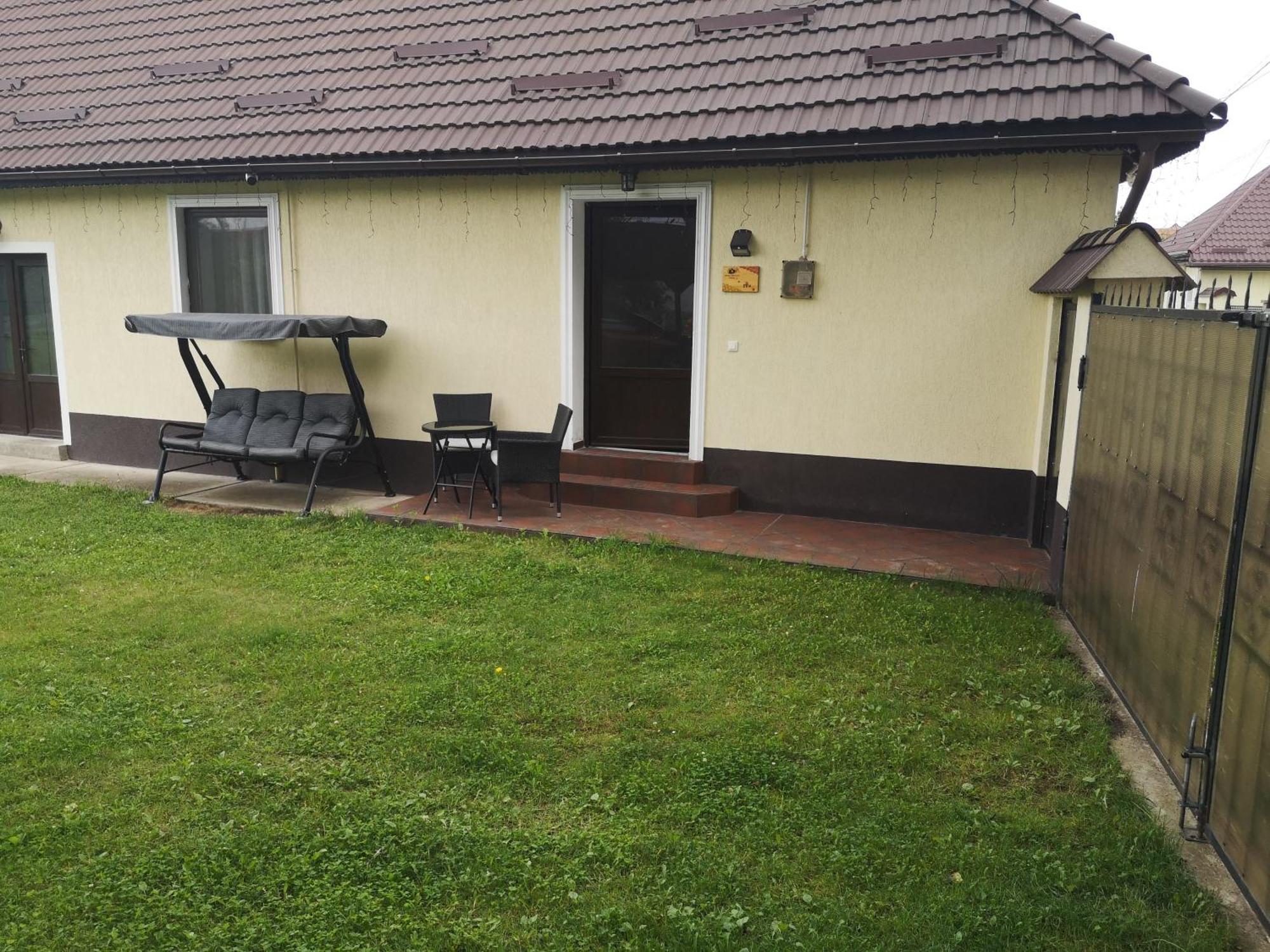 Apartament Eva'S Little House - Acasa La Taticul Albinelor Sinca Veche Zewnętrze zdjęcie